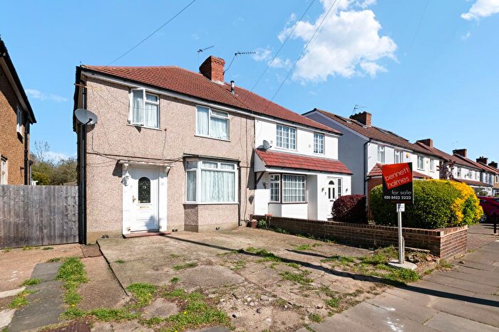 3 Bedroom Semi Detached House For Sale In Halsbury Road East, Northolt, UB5