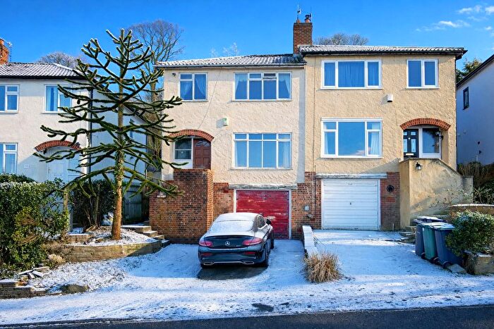 3 Bedroom Semi Detached House For Sale In Nab Wood Drive, Shipley, West Yorkshire, BD18
