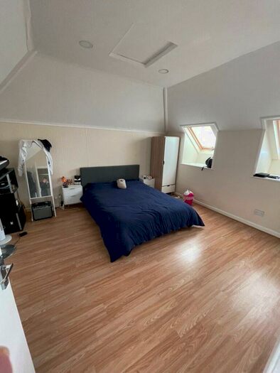 1 Bedroom Flat To Rent In Eastern Avenue, Newbury Park, Essex, IG2