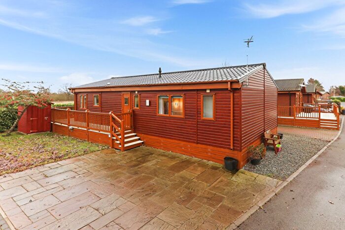 2 Bedroom Lodge For Sale In Cliffe Country Lodges, Selby, YO8