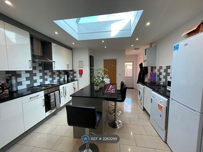 6 Bedroom Terraced House To Rent In Blenheim Road, Reading, RG1