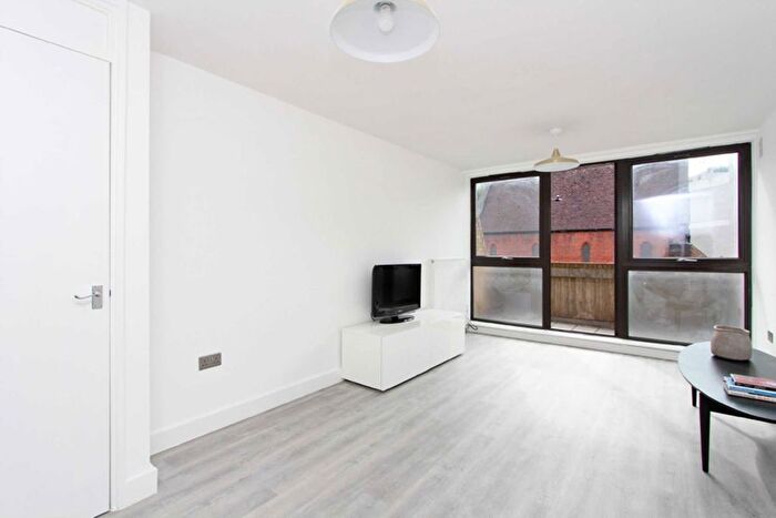 2 Bedroom Flat To Rent In Tavistock Crescent, North Kensington, W11