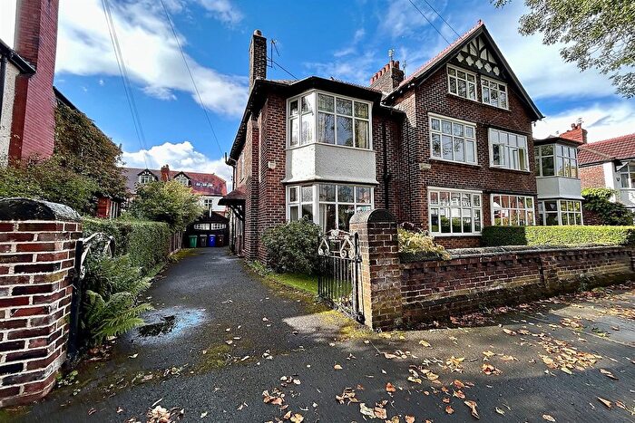 5 Bedroom Semi-Detached House For Sale In Saint Aldwyn's Road, West Didsbury, M20