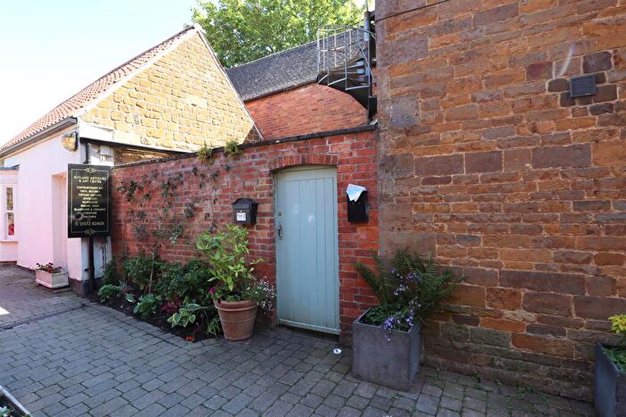 2 Bedroom Apartment To Rent In High Street East, Uppingham, Rutland, LE15
