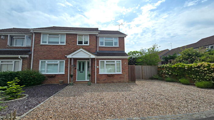5 Bedroom Semi-Detached House For Sale In Villiers Way, Newbury, RG14