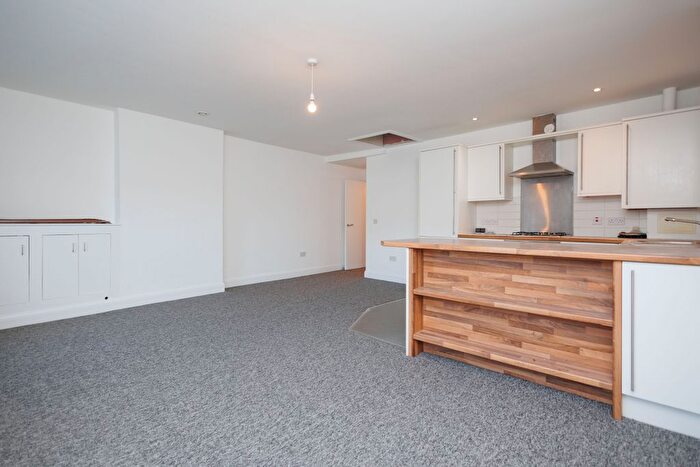 2 Bedroom Flat To Rent In Old Christchurch Road, Bournemouth, BH1