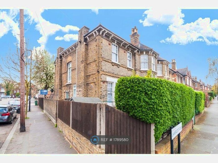4 Bedroom Semi-Detached House To Rent In Lanercost Road, London, SW2