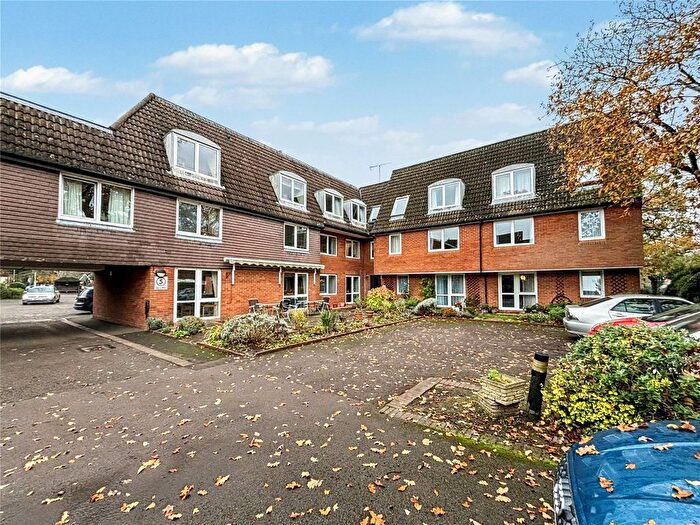 1 Bedroom Flat To Rent In Wey Hill, Haslemere, Surrey, GU27