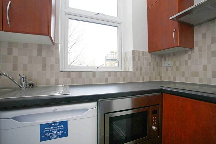 Studio To Rent In Ritherdon Road, Balham, SW17