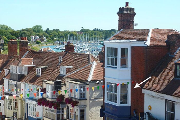 2 Bedroom Flat For Sale In High Street, Lymington, Hampshire, SO41