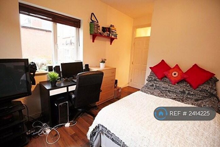 Studio To Rent In Cardigan Road, Leeds, LS6