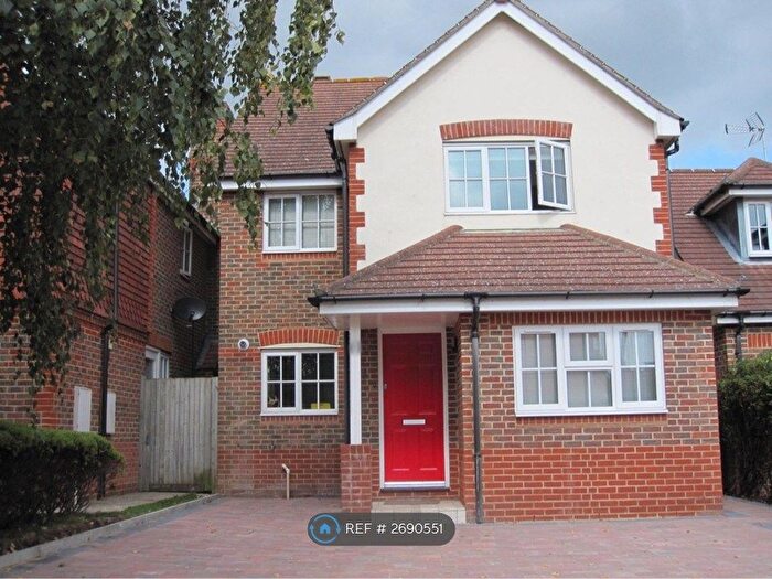 5 Bedroom Detached House To Rent In Kidd Road, Chichester, PO19