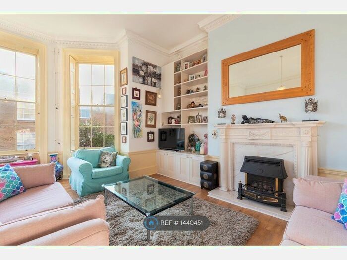 1 Bedroom Flat To Rent In Downe Lodge, London, SW18