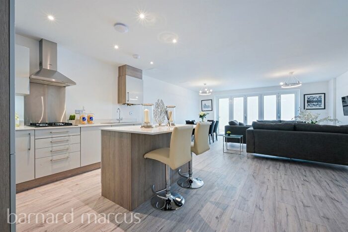 2 Bedroom Flat For Sale In Hartfield Road, London, SW19
