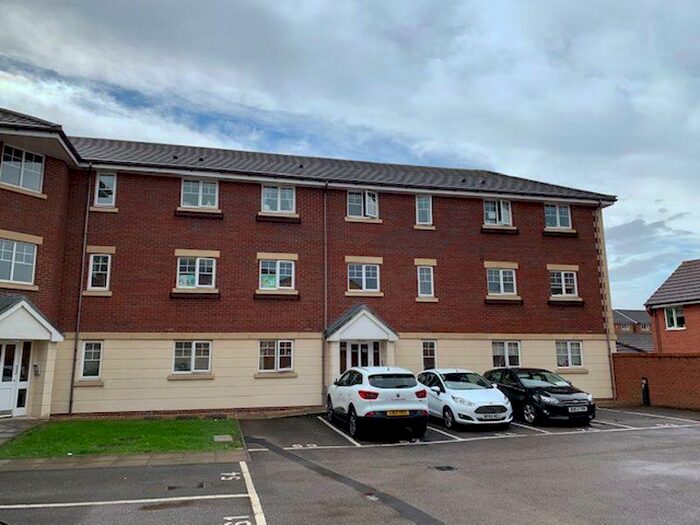 2 Bedroom Flat To Rent In Champs Sur Marne, Bristol, BS32