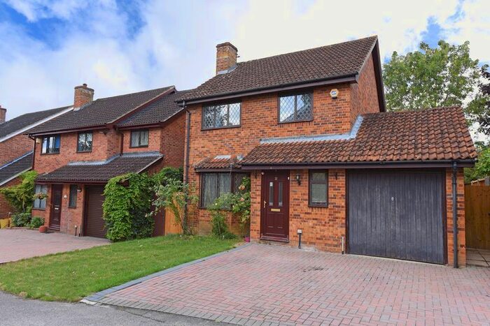 3 Bedroom Detached House To Rent In Juniper Close, Chineham, Basingstoke, RG24