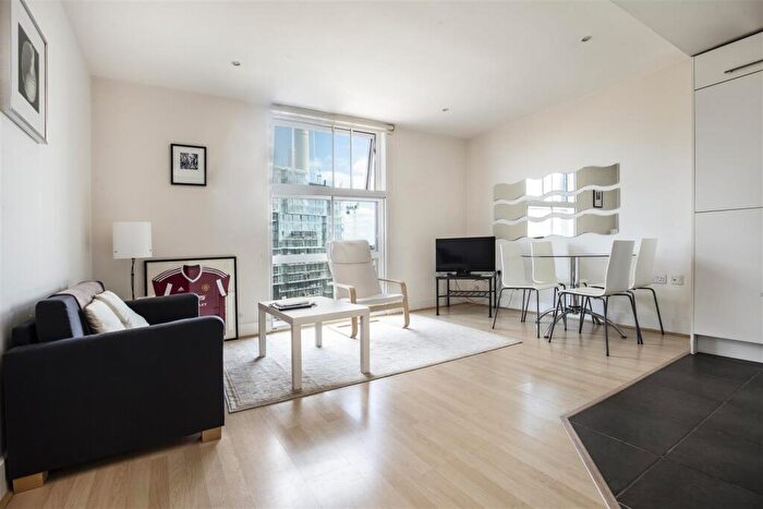 1 Bedroom Apartment To Rent In Warwick Building, Queenstown Road, London, SW11