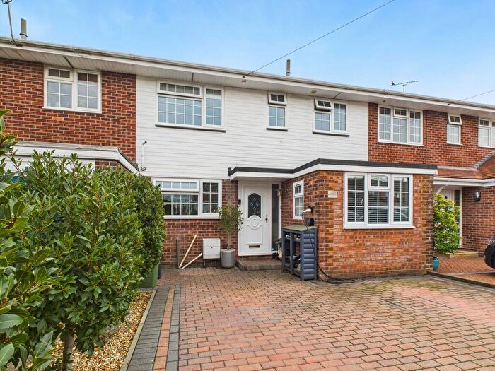 3 Bedroom Terraced House For Sale In Windmill Close, Clanfield, PO8