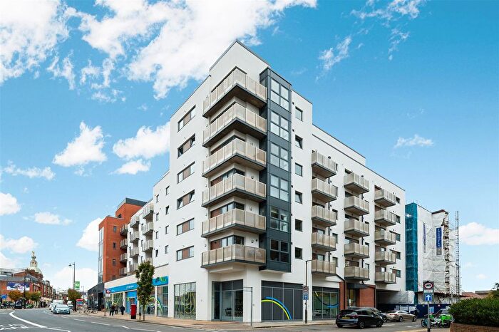 2 Bedroom Flat For Sale In Stanley Road, London, SW19