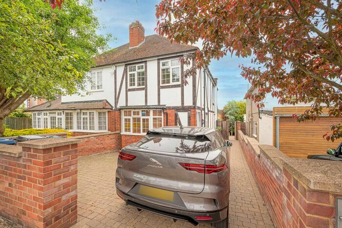 2 Bedroom Property To Rent In Shakespeare Road, Mill Hill, London, NW7