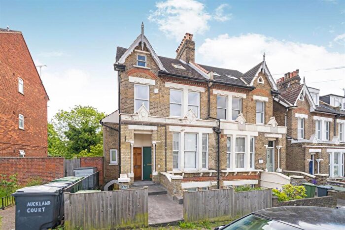 2 Bedroom Flat To Rent In Auckland Hill, West Norwood, SE27