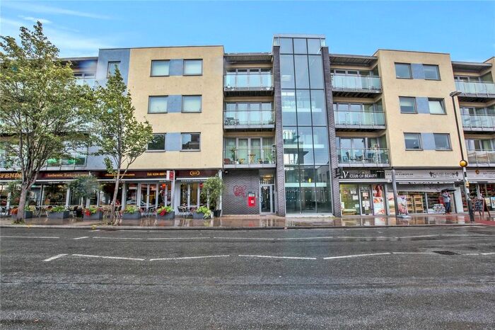 3 Bedroom Flat To Rent In Claremont House, Cambridge Heath Road, London, E2