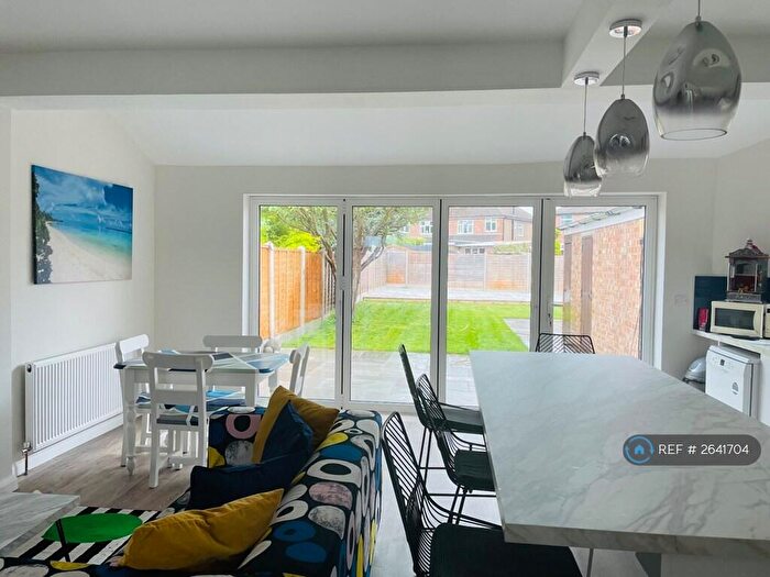 3 Bedroom Semi-Detached House To Rent In Woodbank Road, Leicester, LE2