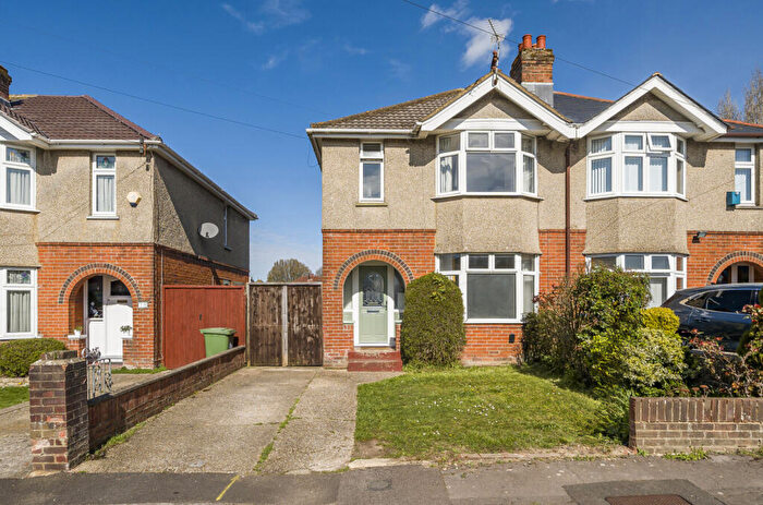 3 Bedroom Semi-Detached House For Sale In Kennedy Road, Maybush, Southampton, Hampshire, SO16