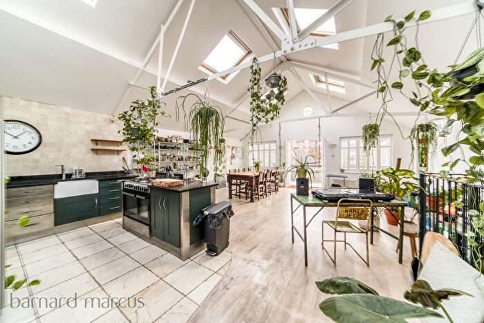 2 Bedroom Property To Rent In Blegborough Road, London, SW16