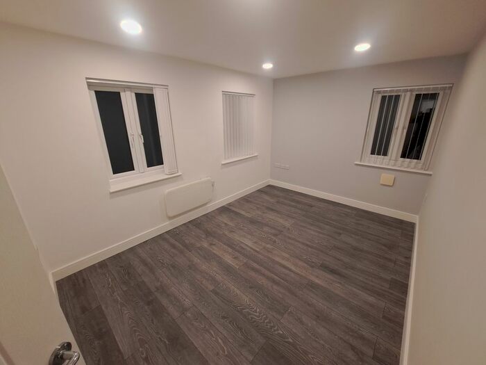 1 Bedroom Flat To Rent In Botley Road, Park Gate, SO31