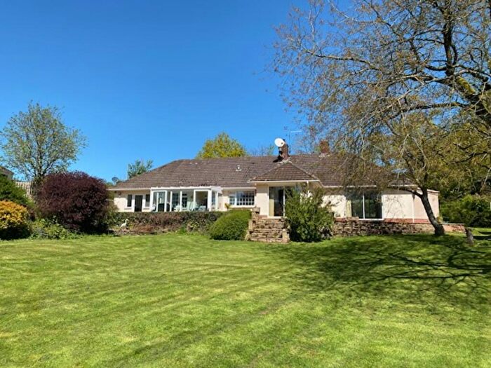 4 Bedroom Detached Bungalow To Rent In Moorlake, Crediton, EX17