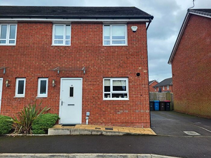 3 Bedroom Semi-Detached House To Rent In Lighton Mews, Manchester, Greater Manchester, M30