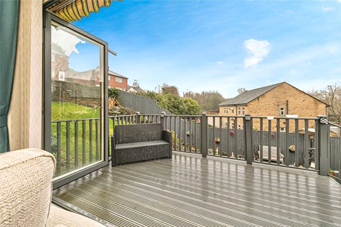 4 Bedroom Detached House For Sale In Bridle Street, Soothill, Batley, West Yorkshire, WF17