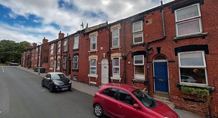 2 Bedroom Terraced House To Rent In Kelsall Road, Hyde Park, Leeds, LS6