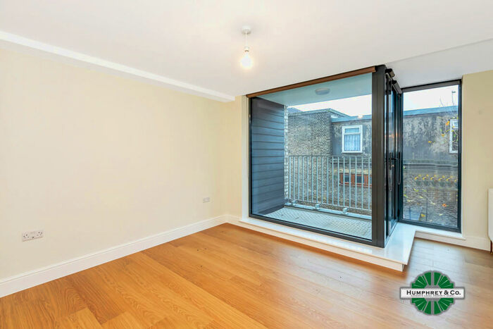 2 Bedroom Flat To Rent In Cameron Road, Seven Kings, Ilford, IG3