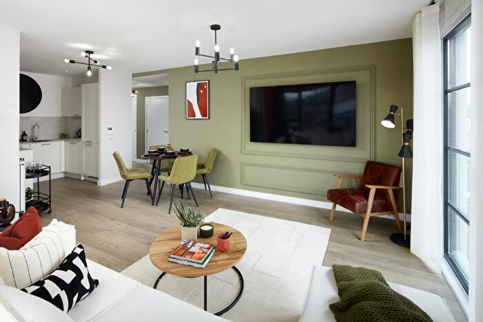 2 Bedroom Apartment For Sale In Burlington Road, New Malden, Surrey, England, KT3