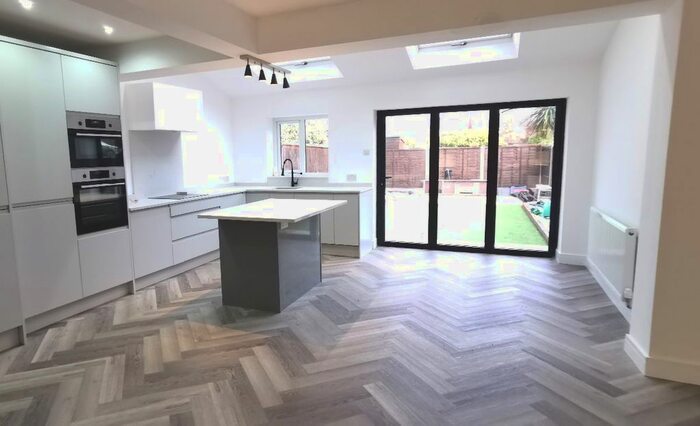 5 Bedroom Semi-detached House To Rent In Endbutt Lane, Crosby, Liverpool, L23