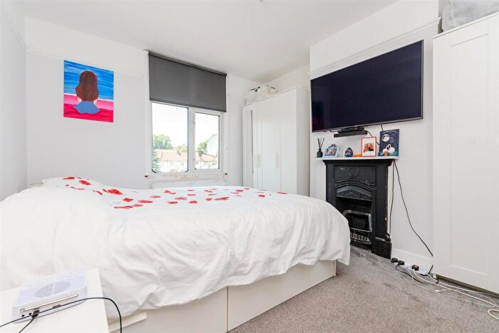 3 Bedroom End Of Terrace House For Sale In Hawley Road, Dartford, Kent, DA1