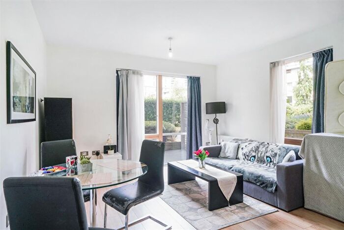 1 Bedroom Flat For Sale In Sherrington Court, Canning Town, E16