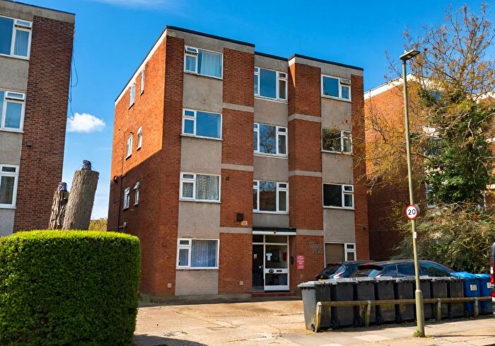 1 Bedroom Flat For Sale In Damon House, Torrington Park, North Finchley, London, N12