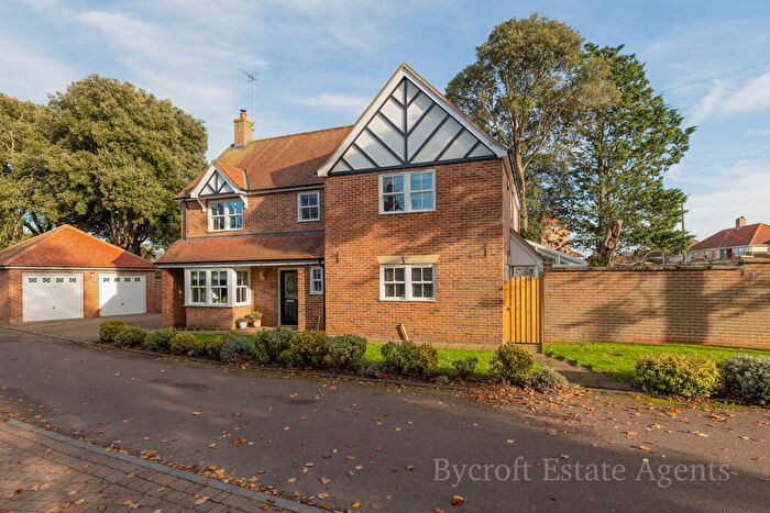 4 Bedroom Detached House For Sale In Lyndhurst Close, Gorleston, Great Yarmouth, NR31