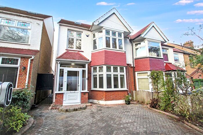 4 Bedroom Semi Detached House To Rent In Forest Drive, Woodford Green, IG8