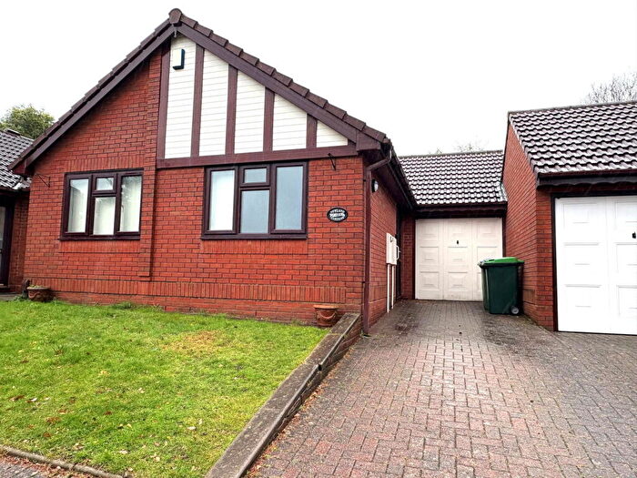 2 Bedroom Detached Bungalow To Rent In Newland Gardens, Cradley Heath, B64