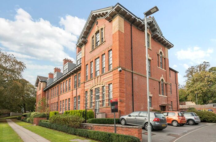 3 Bedroom Flat To Rent In Victoria Gardens, Hyde Park, Leeds, LS6