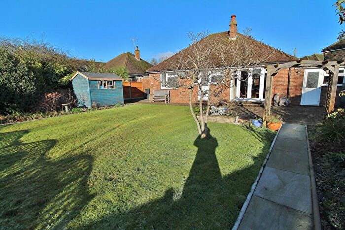 2 Bedroom Detached Bungalow For Sale In Chestnut Avenue, Bedhampton, PO9
