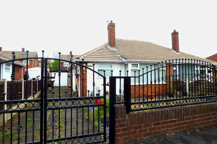 2 Bedroom Bungalow To Rent In Spring Valley Avenue, Bramley, LS13