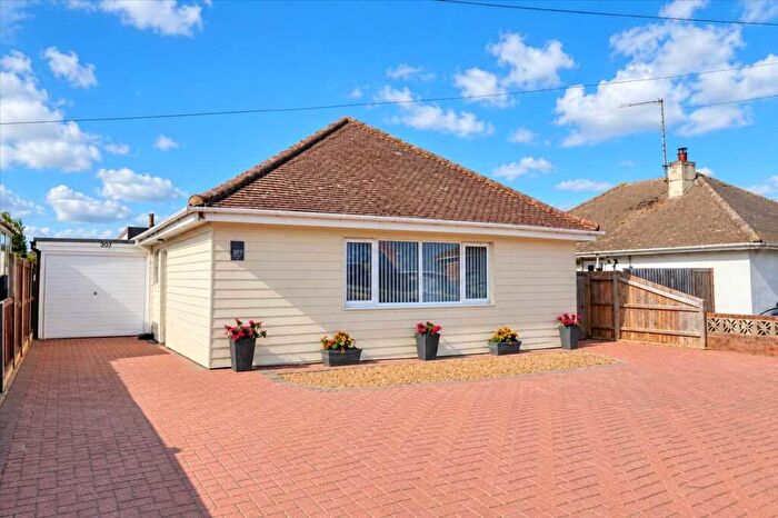 3 Bedroom Bungalow For Sale In Fully Refurbished Bungalow, Walton On The Naze, CO14