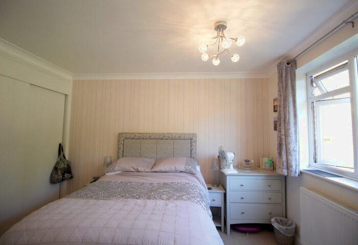 1 Bedroom Flat To Rent In Templemore, Sidcup, Kent, DA14