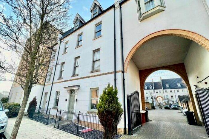 2 Bedroom Flat To Rent In Black Cat Street, Northampton, NN5