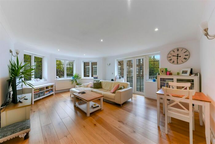 2 Bedroom Flat To Rent In South Road, London, SW19